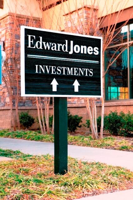 Edward Jones Directional Sign